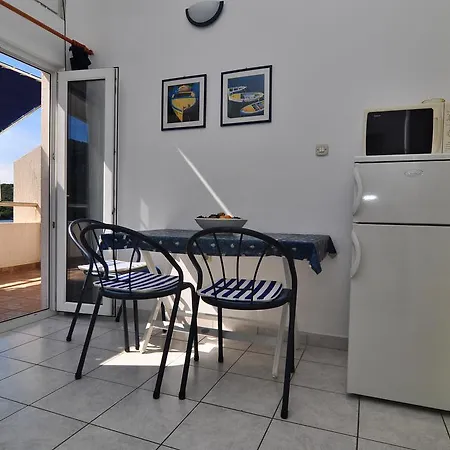 Livia Apartment Lastovo