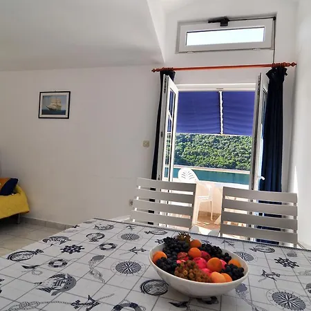 Livia Apartment Lastovo