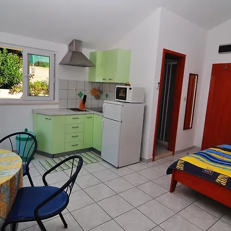 Livia Apartment Lastovo